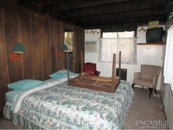 182 Mountain Farm Road Burnsville NC 28714