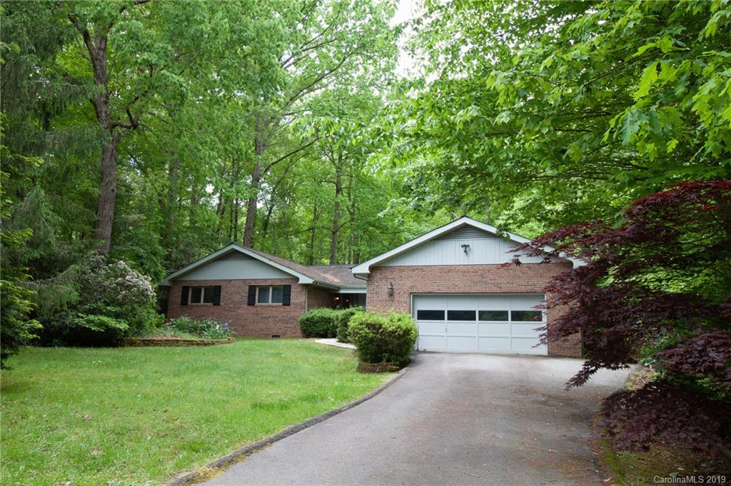10 Spring Lake Drive Mills River NC 28759