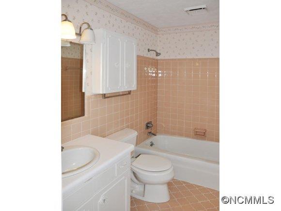 19 Rolling View Drive Asheville NC 28805
