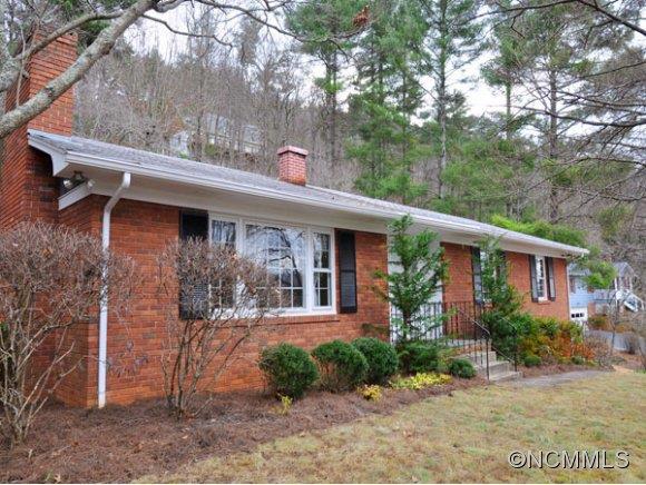 19 Rolling View Drive Asheville NC 28805