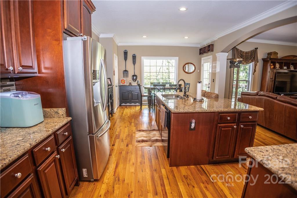 46 Helen Holcombe Way Candler NC 28715