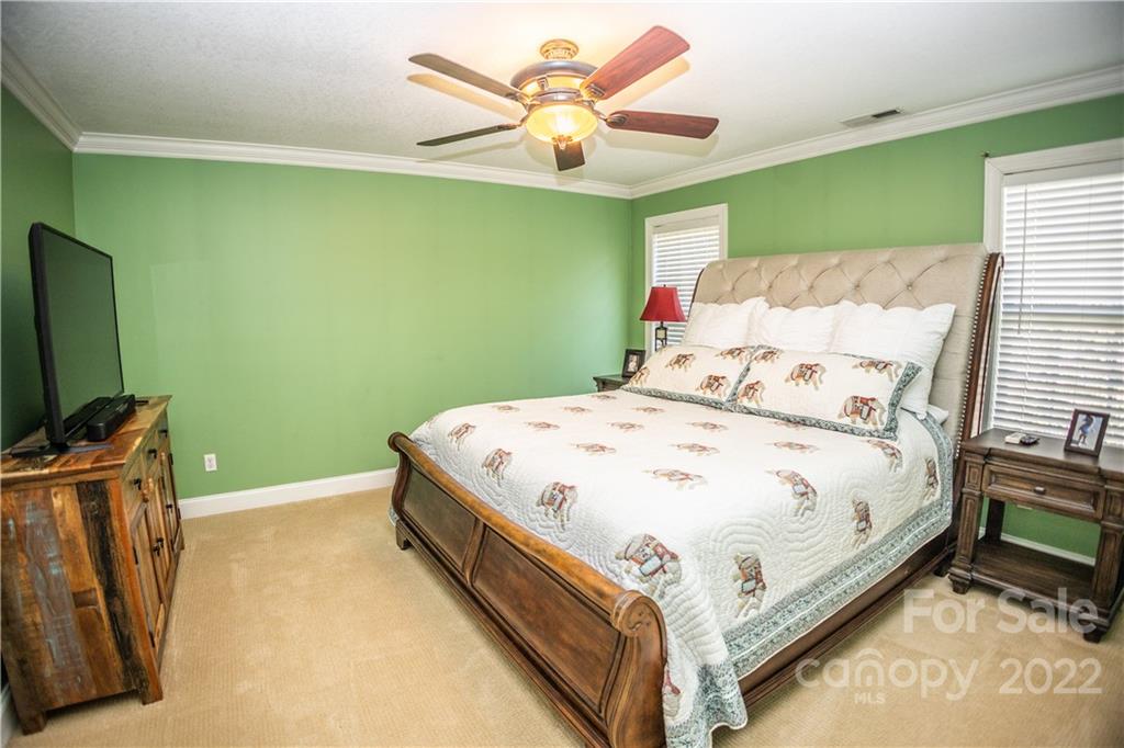 46 Helen Holcombe Way Candler NC 28715