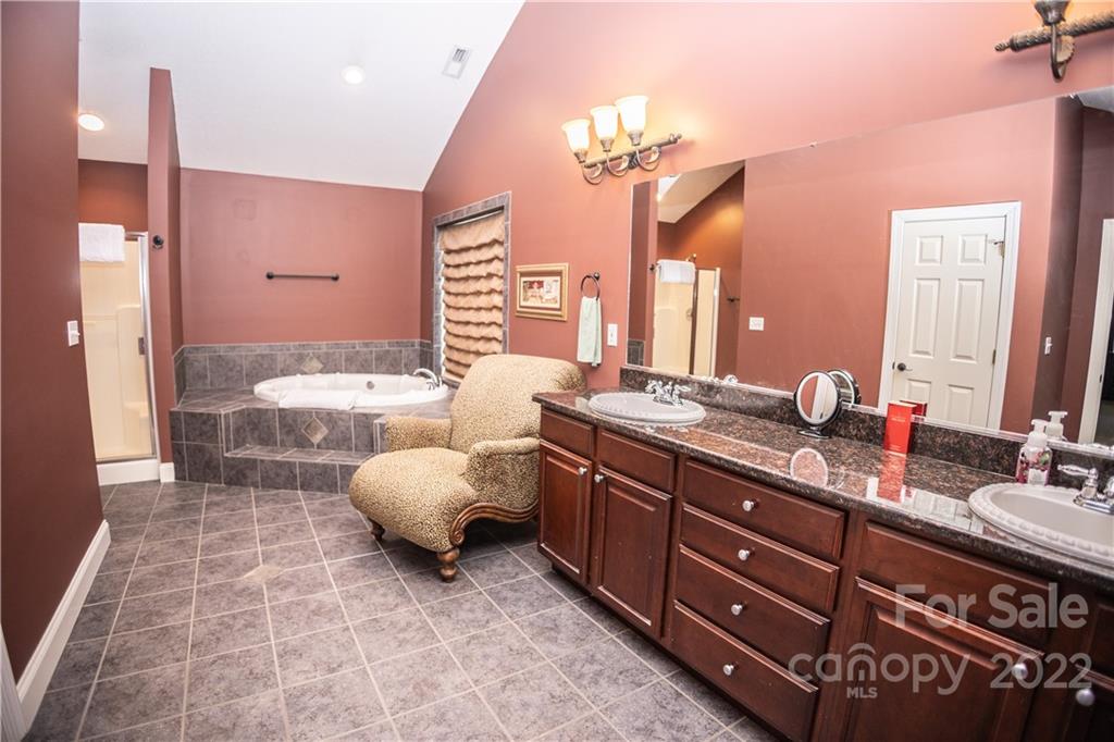 46 Helen Holcombe Way Candler NC 28715