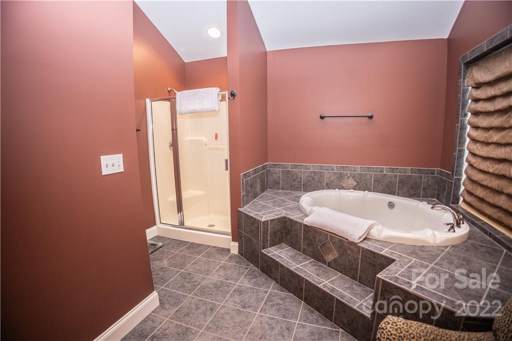 46 Helen Holcombe Way Candler NC 28715
