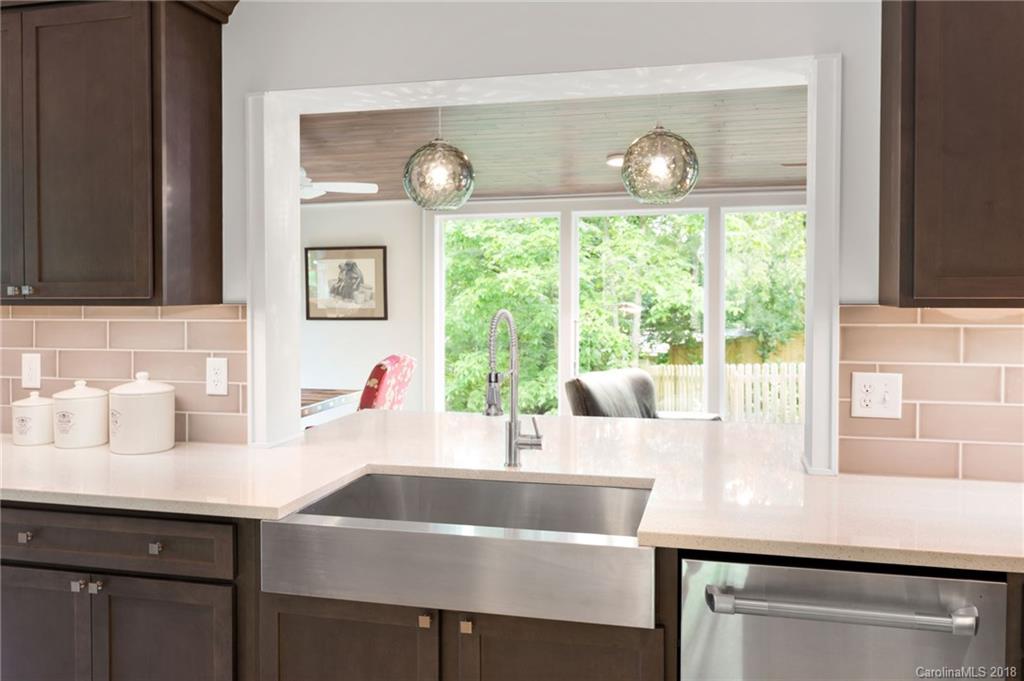 19 Red Oak Road Asheville NC 28804