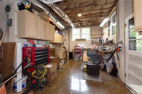 19 Red Oak Road Asheville NC 28804