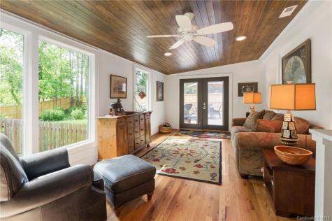 19 Red Oak Road Asheville NC 28804