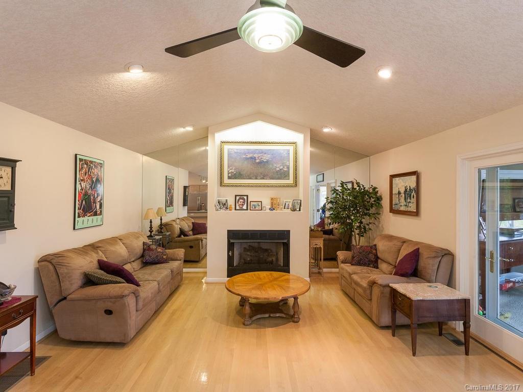 44 Samayoa Place Asheville NC 28806