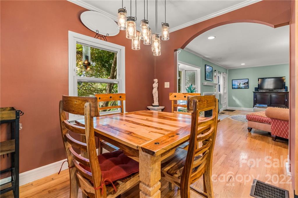 177 Woodland Road Asheville NC 28804