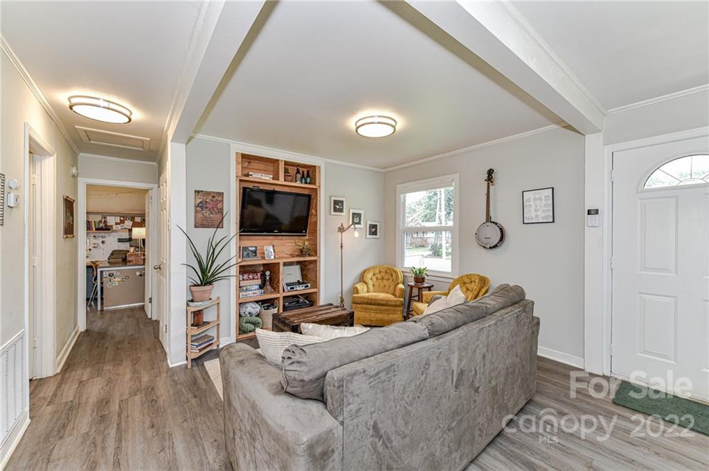 6509 Skycrest Lane Charlotte NC 28217