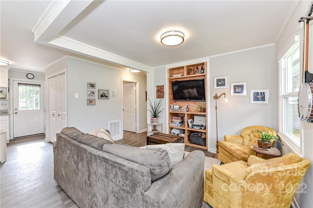 6509 Skycrest Lane Charlotte NC 28217
