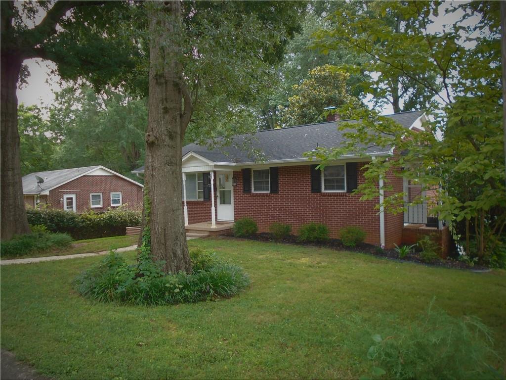 38 21st Avenue Place Ne Hickory NC 28601
