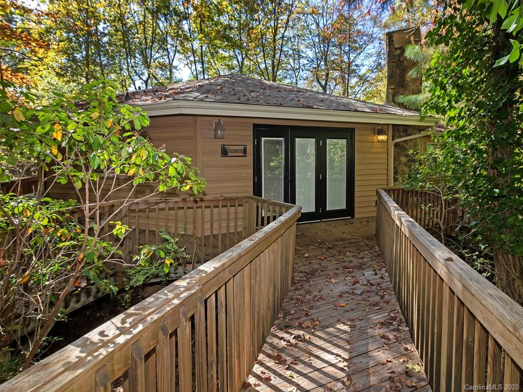 526 Kanasgowa Drive Brevard NC 28712