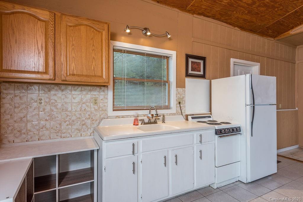 30 Rock Springs Lane Fairview NC 28730