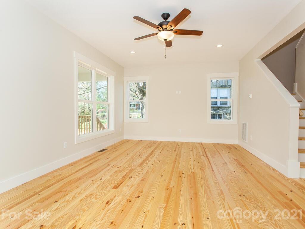 8 Maultsby Lane Asheville NC 28805