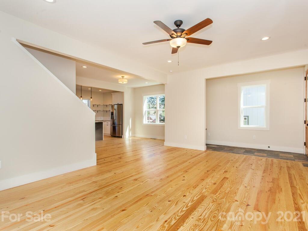 8 Maultsby Lane Asheville NC 28805
