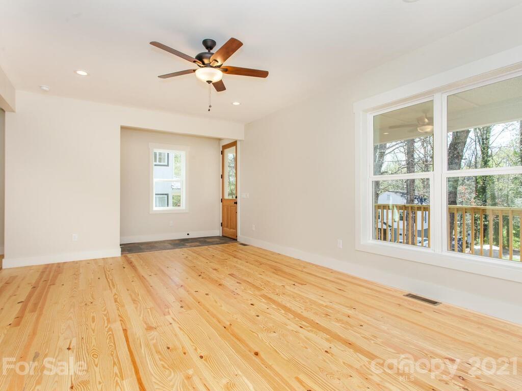 8 Maultsby Lane Asheville NC 28805
