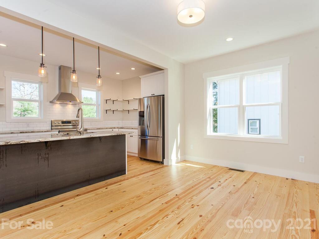 8 Maultsby Lane Asheville NC 28805