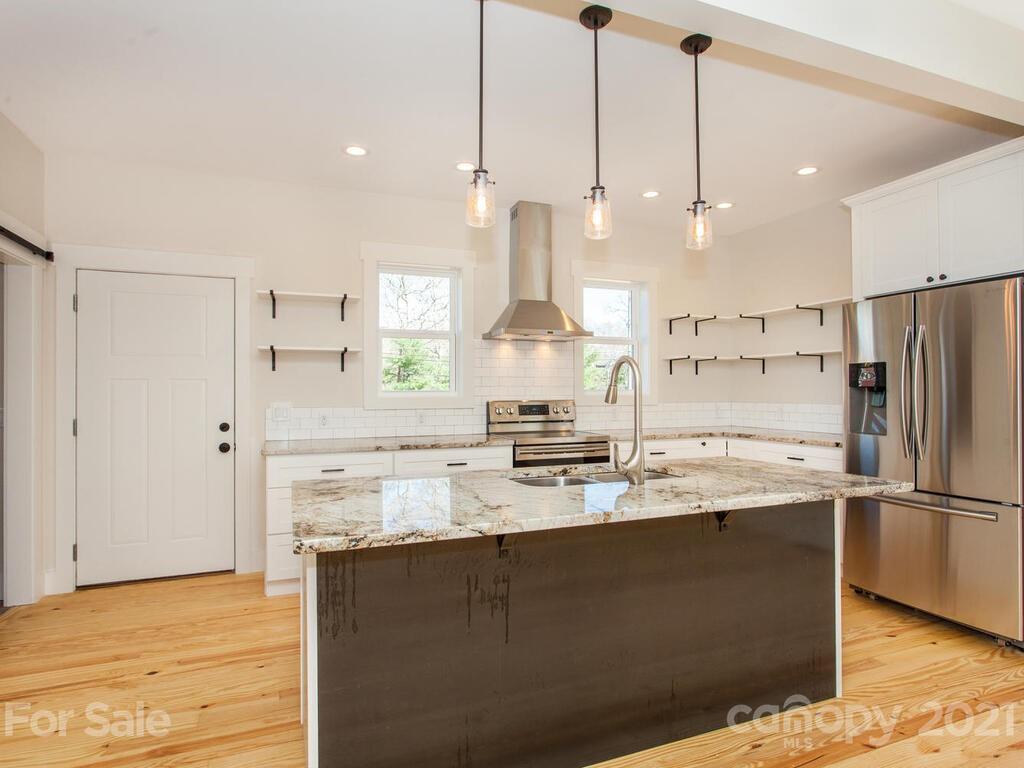 8 Maultsby Lane Asheville NC 28805