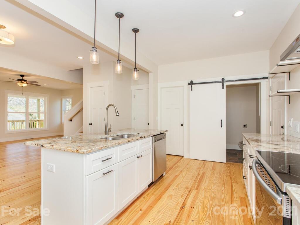 8 Maultsby Lane Asheville NC 28805