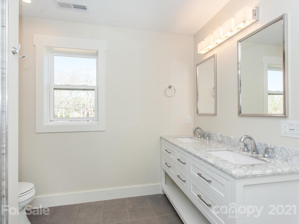 8 Maultsby Lane Asheville NC 28805