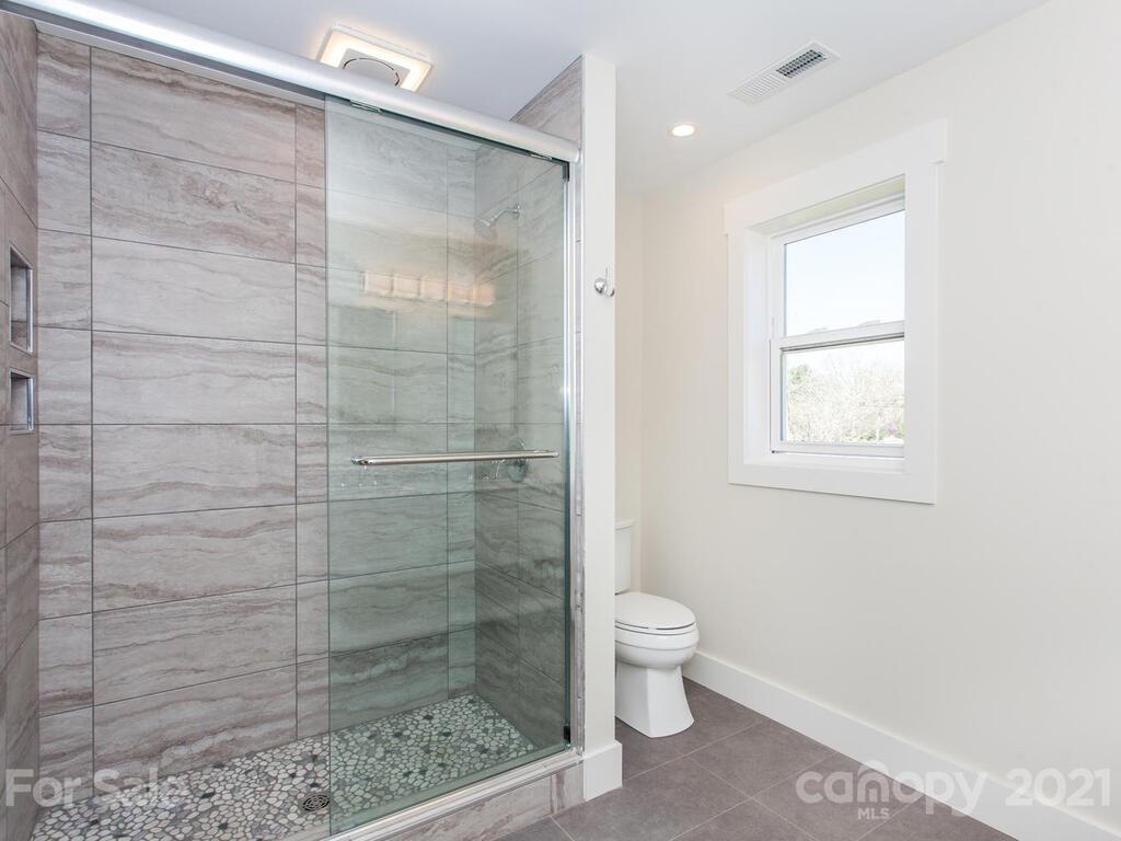8 Maultsby Lane Asheville NC 28805