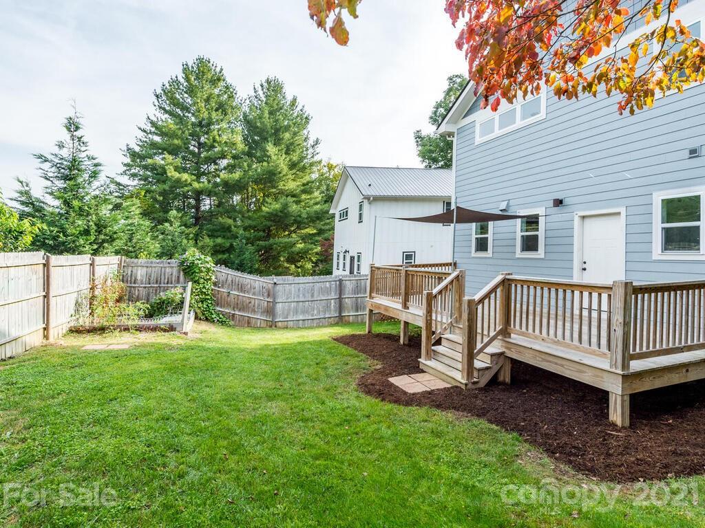 8 Maultsby Lane Asheville NC 28805