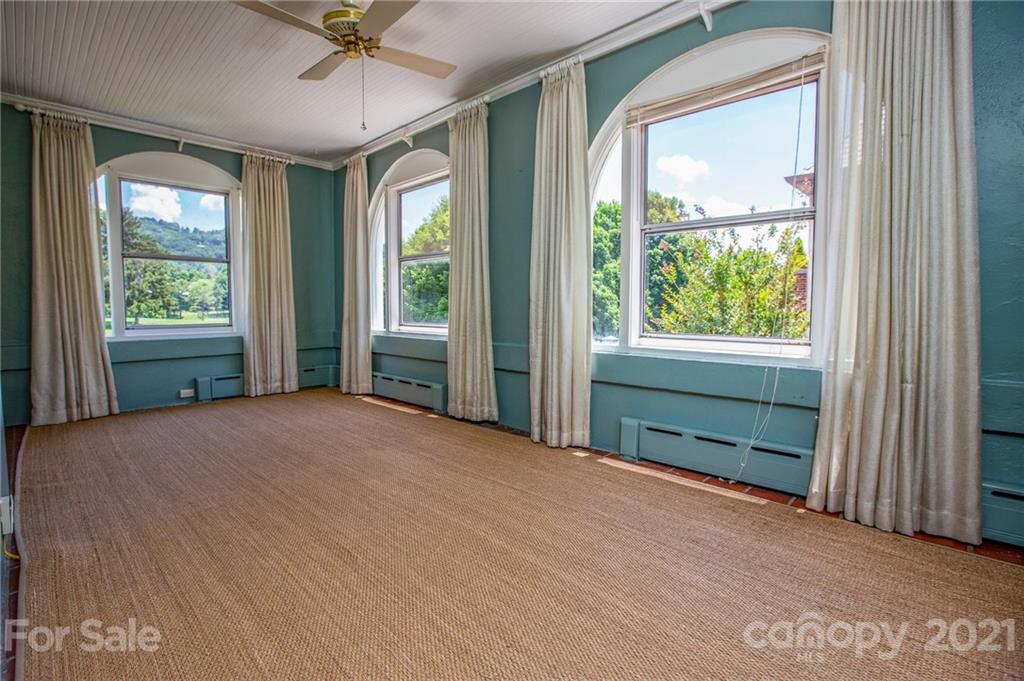 84 Kimberly Avenue Asheville NC 28804