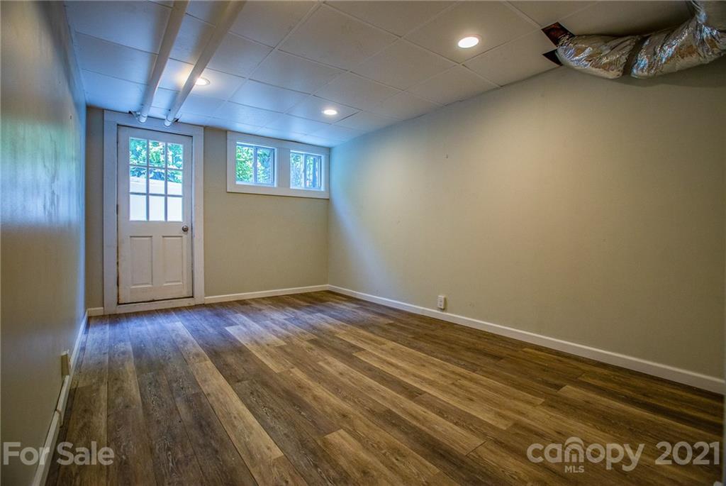 84 Kimberly Avenue Asheville NC 28804
