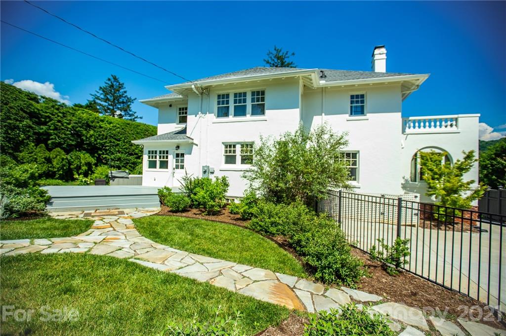 84 Kimberly Avenue Asheville NC 28804