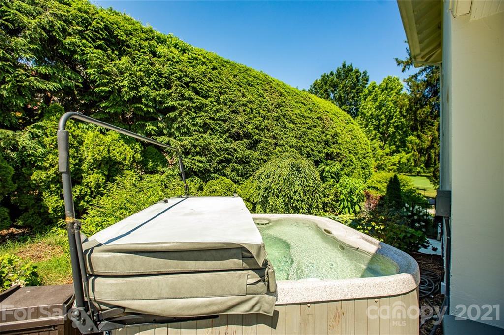 84 Kimberly Avenue Asheville NC 28804