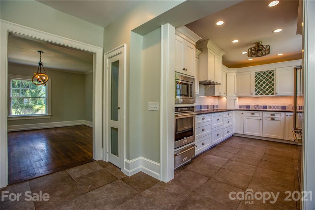84 Kimberly Avenue Asheville NC 28804