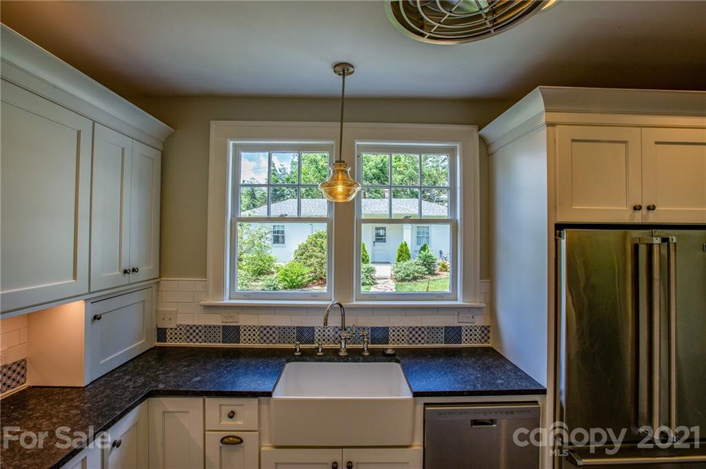 84 Kimberly Avenue Asheville NC 28804