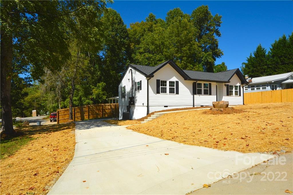 192 Duckworth Avenue Brevard NC 28712