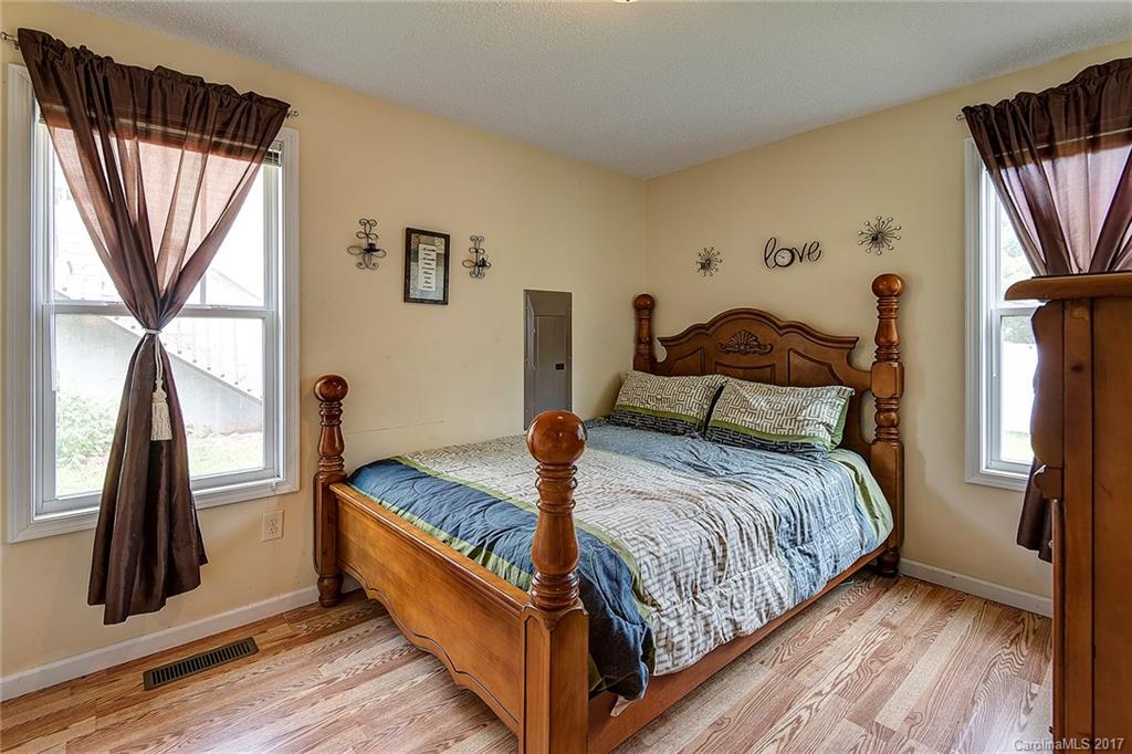 18 Brotherton Avenue Asheville NC 28806
