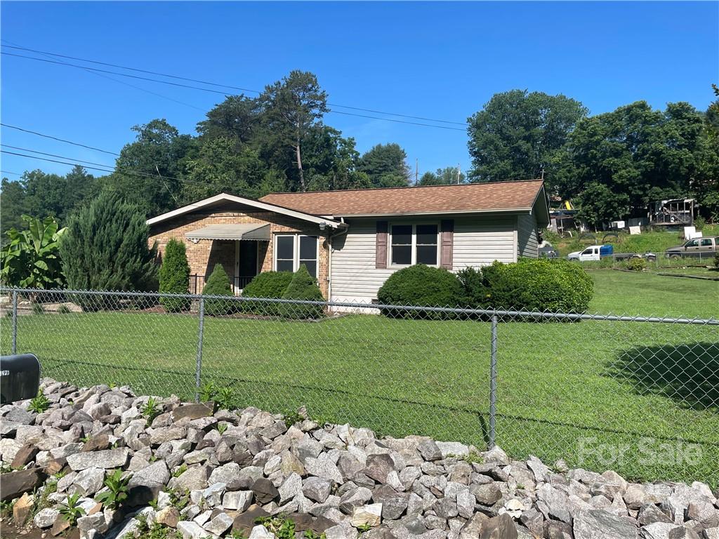 180 Bond Street Marion NC 28752