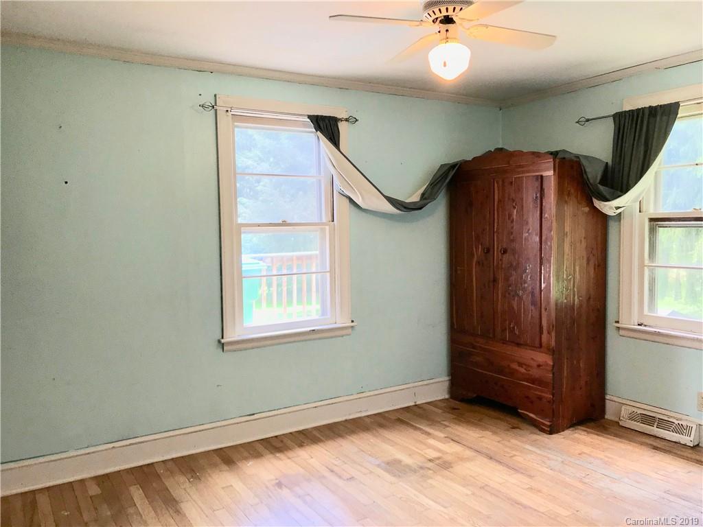 2906 Rabbit Skin Road Waynesville NC 28785