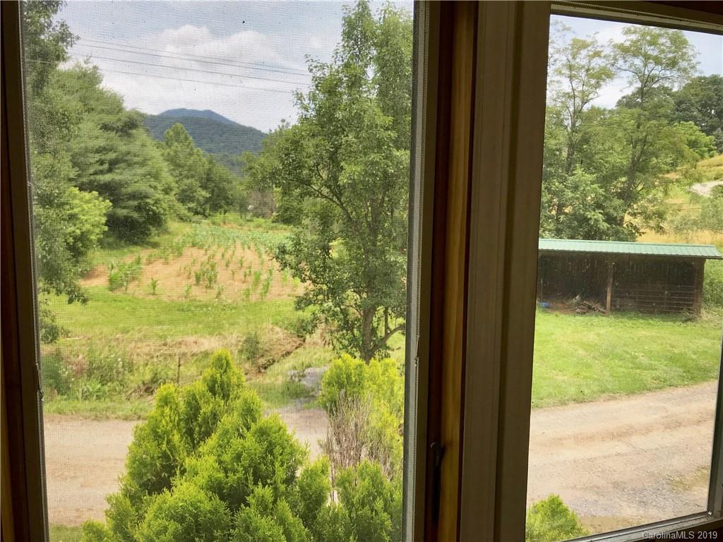 2906 Rabbit Skin Road Waynesville NC 28785
