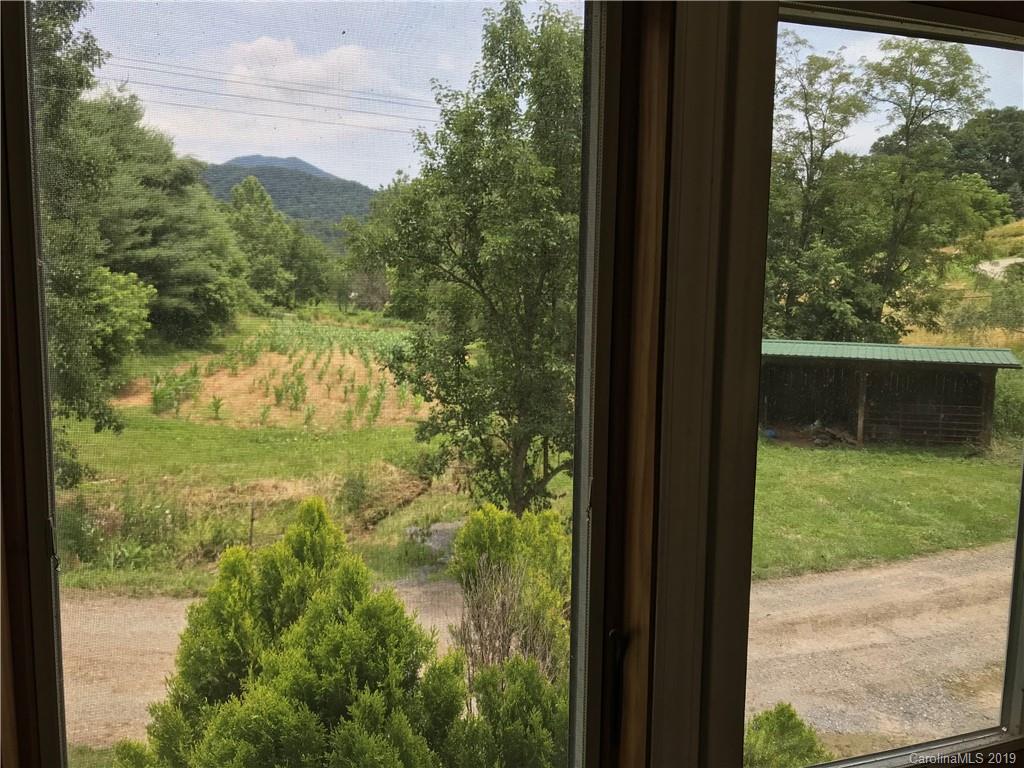2906 Rabbit Skin Road Waynesville NC 28785