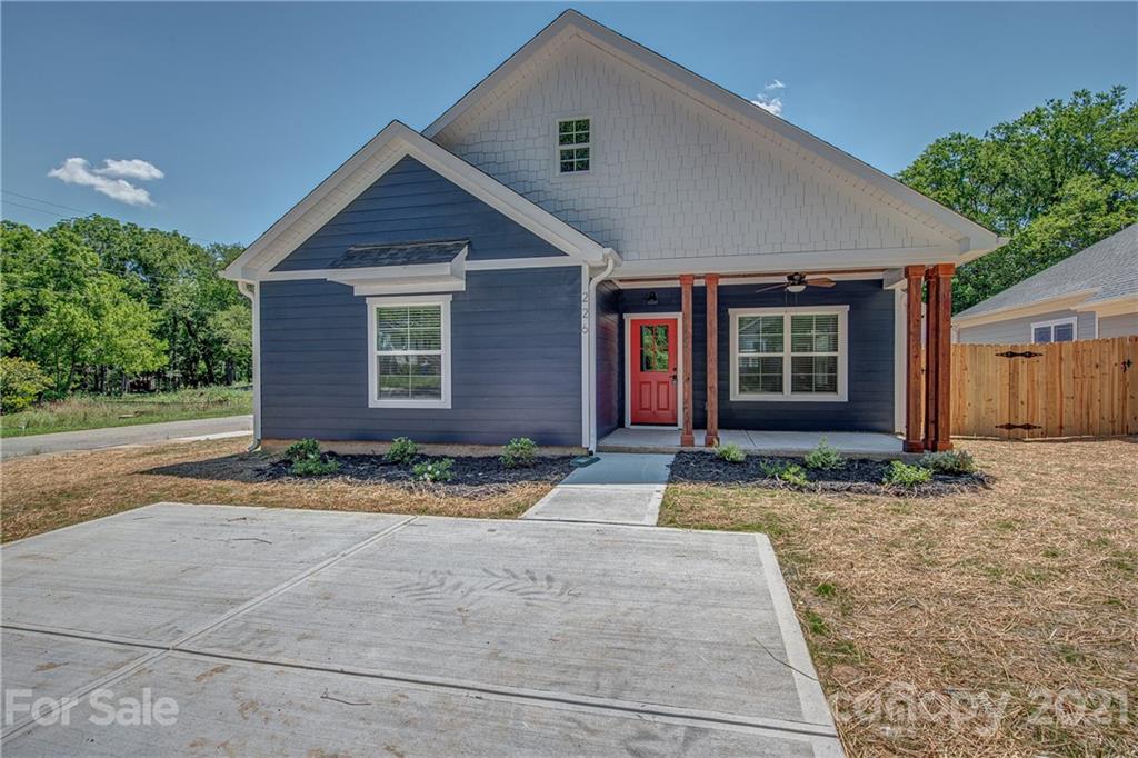 226 N Lee Street Mount Holly NC 28120