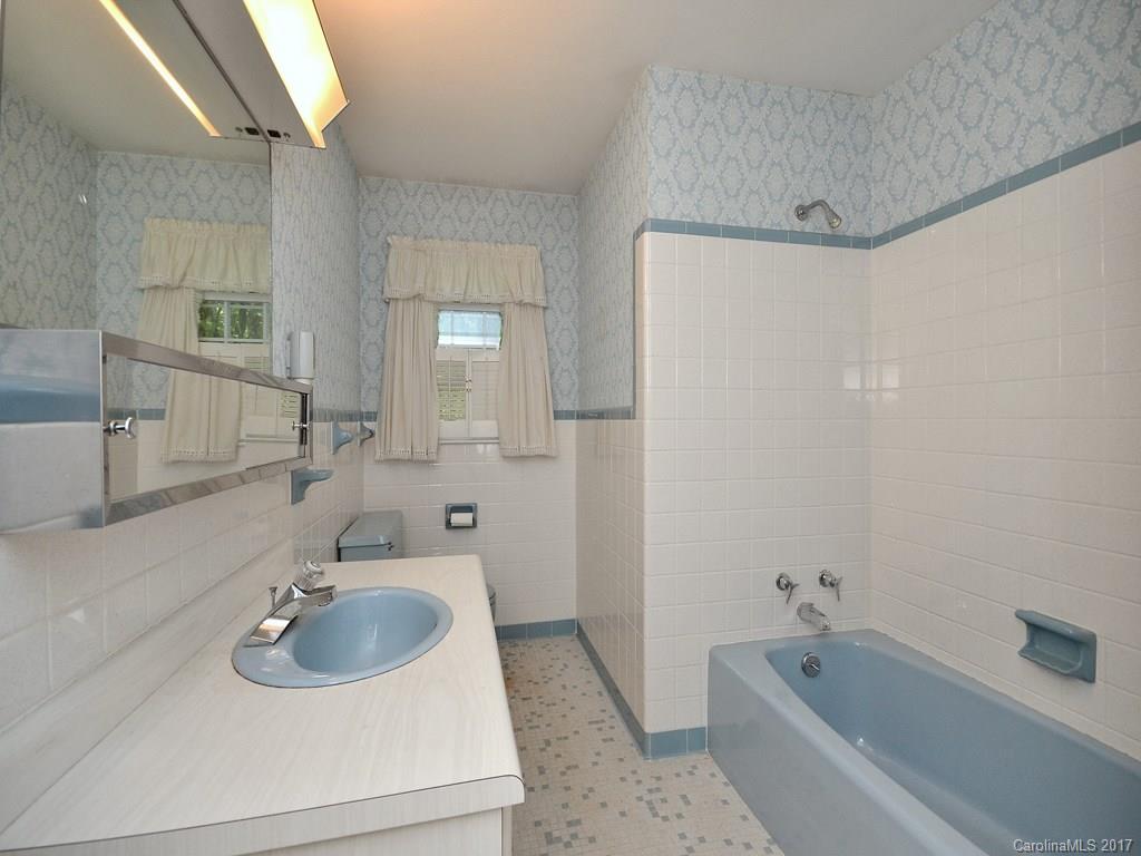 9 Meadowlark Road Asheville NC 28805