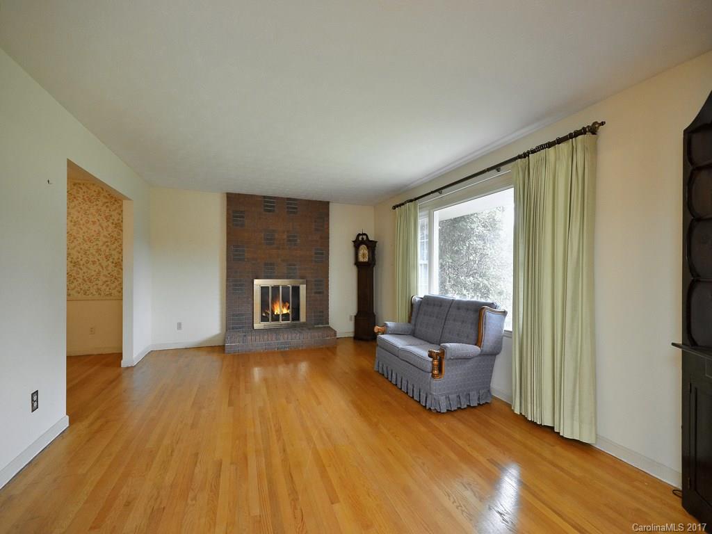 9 Meadowlark Road Asheville NC 28805