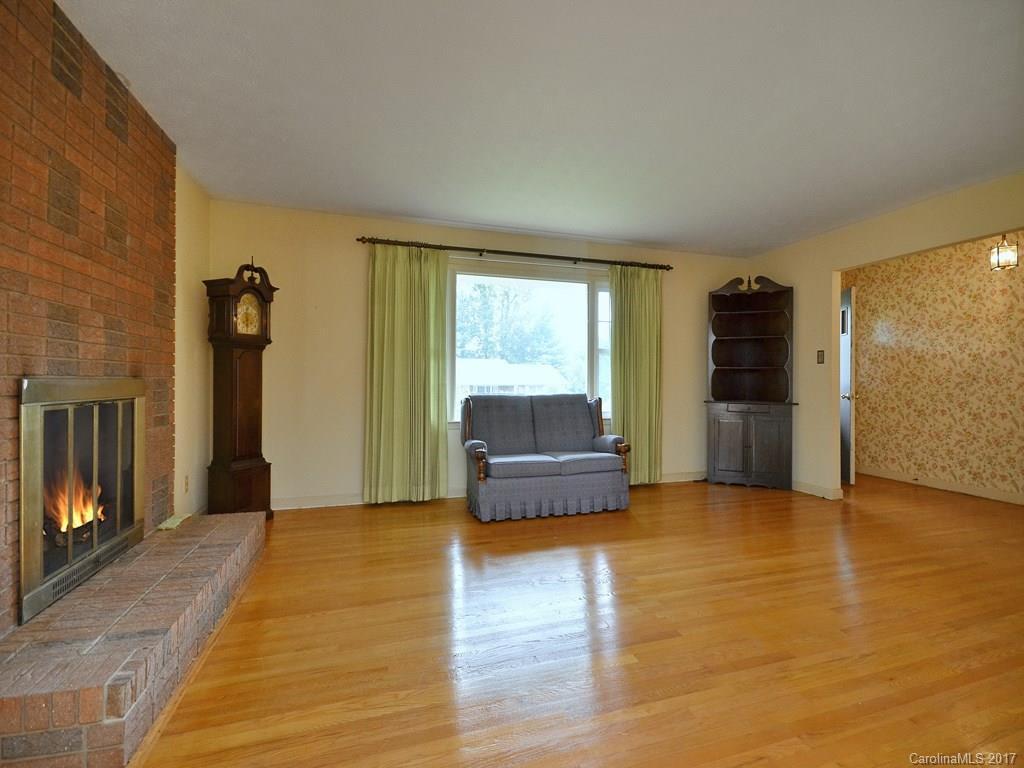 9 Meadowlark Road Asheville NC 28805