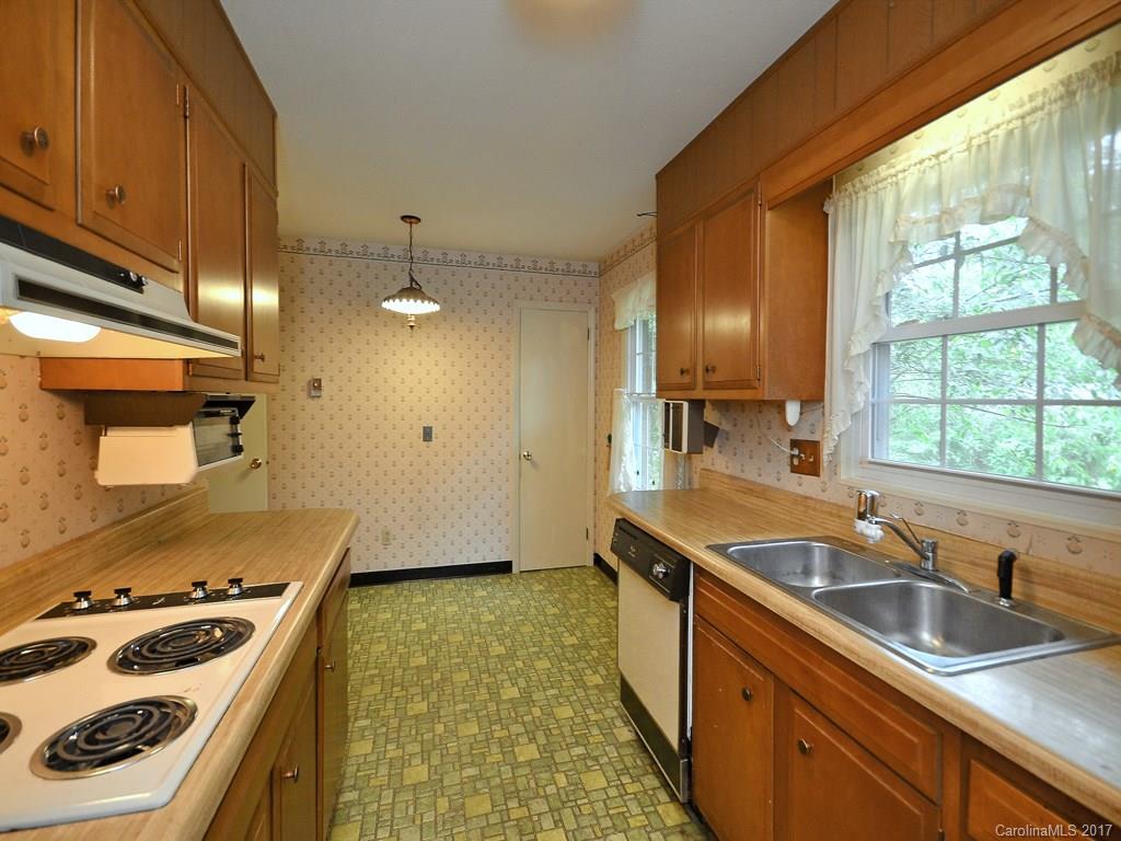 9 Meadowlark Road Asheville NC 28805