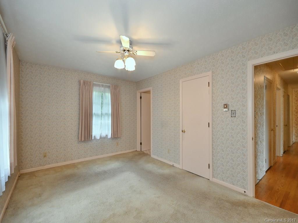 9 Meadowlark Road Asheville NC 28805