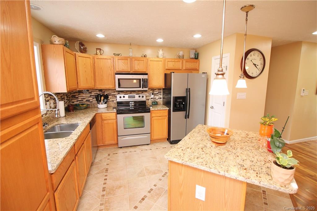211 Jd Trail Candler NC 28715