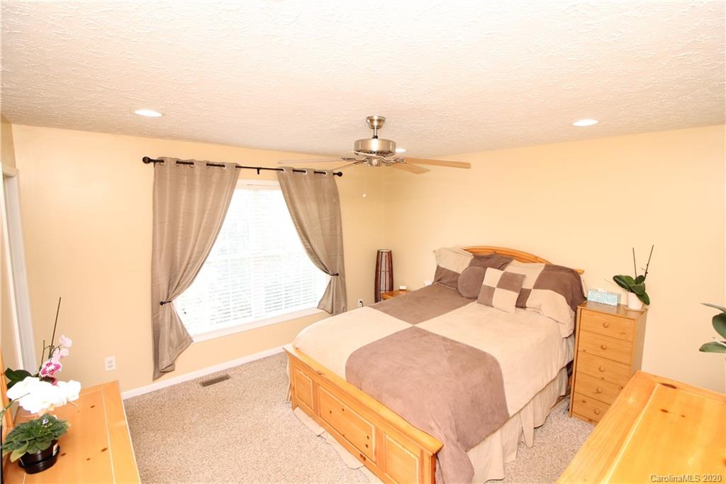 211 Jd Trail Candler NC 28715