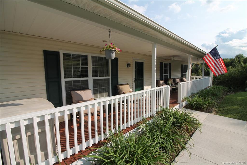 211 Jd Trail Candler NC 28715