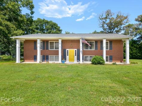 69 Regal Knolls Drive Mills River NC 28759