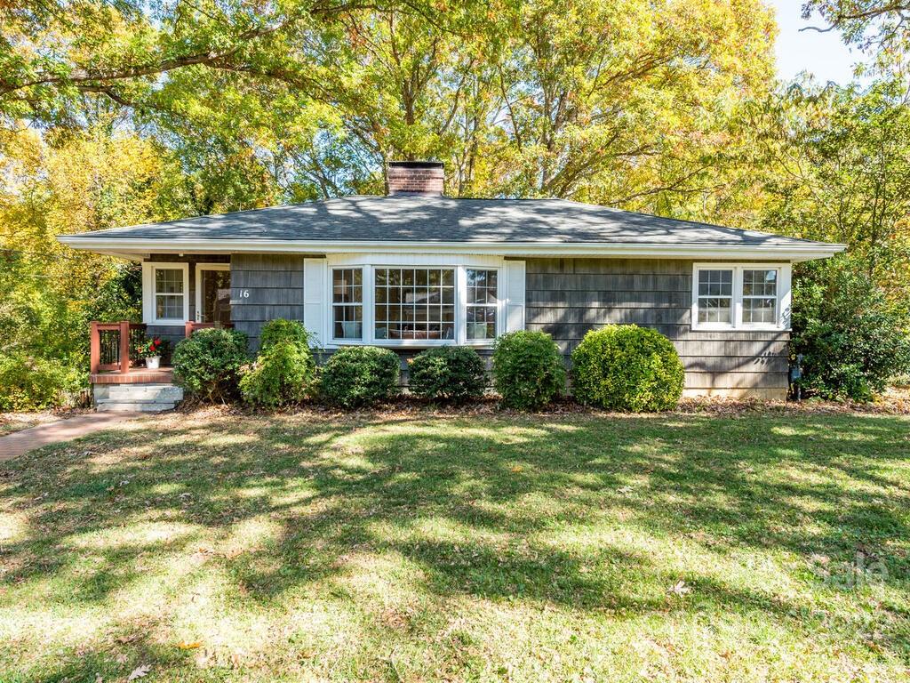 16 Lynnstone Court Asheville NC 28805